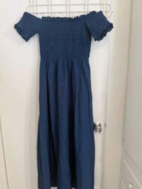 Women’s Off-Shoulder Maxi Dress